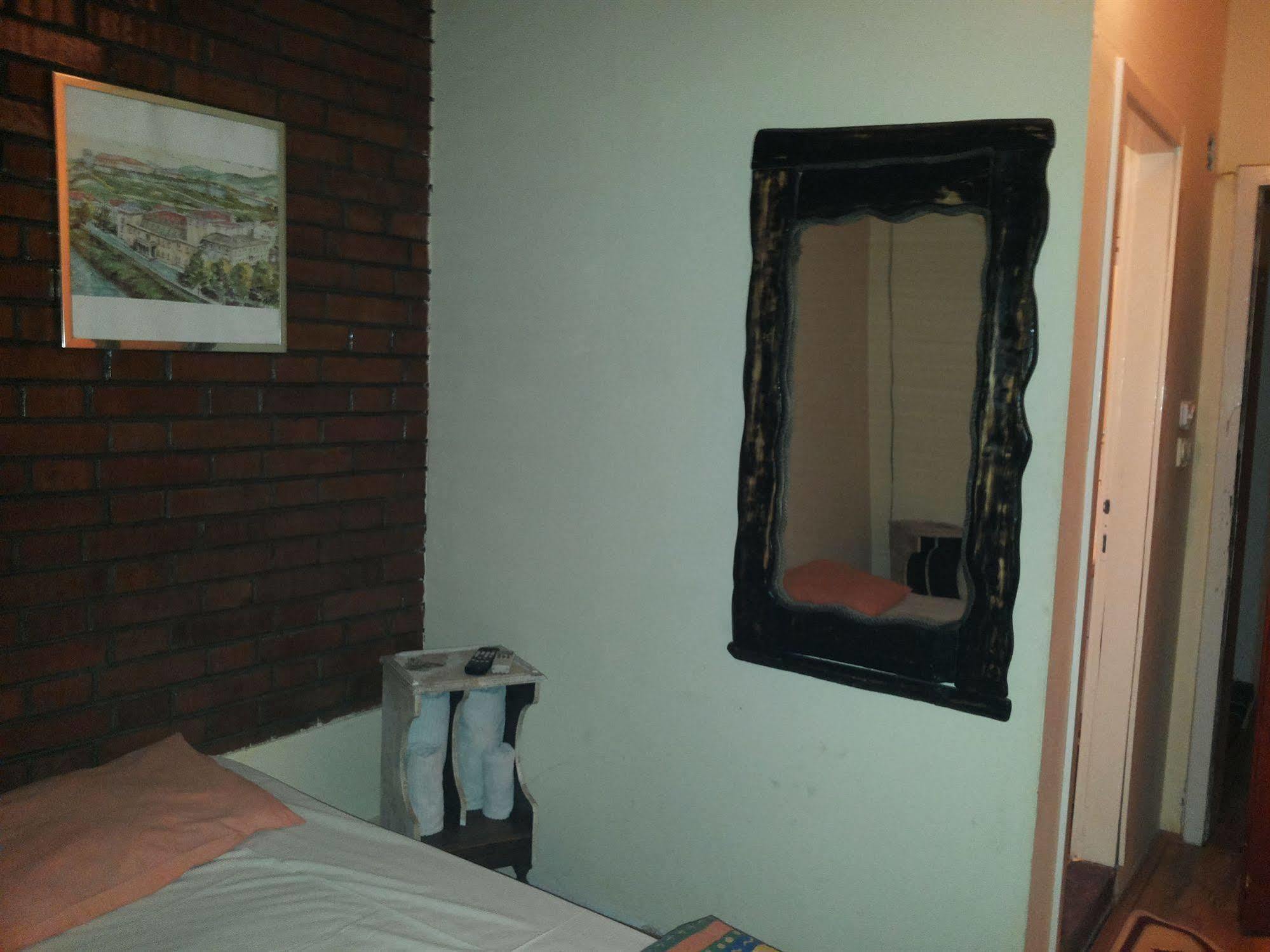 Hotel Vuk Üsküp Dış mekan fotoğraf